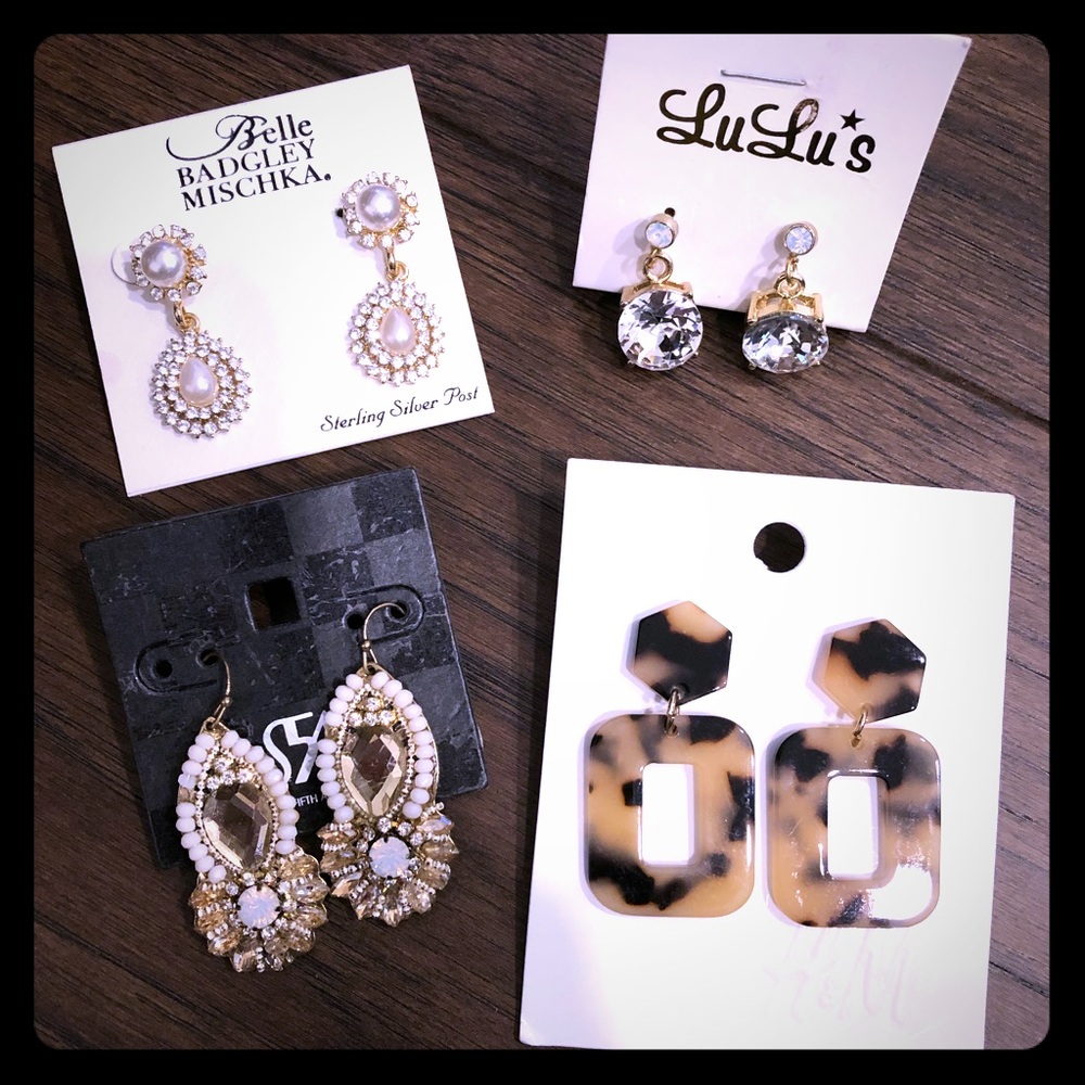 Lot 4 earrings